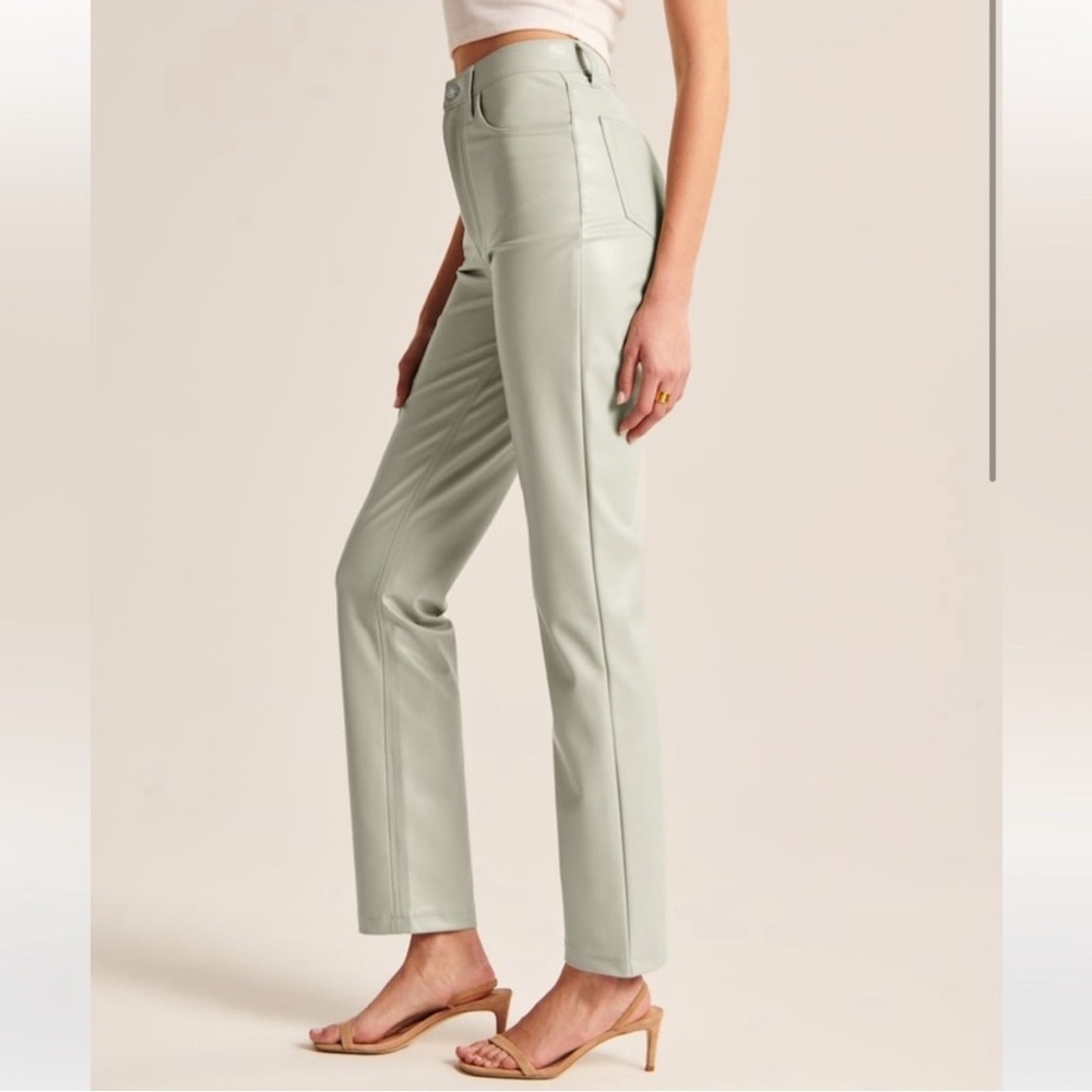 Abercrombie & Fitch The 90s Straight Ultra High Rise Vegan Leather Pants - Picture 4 of 5